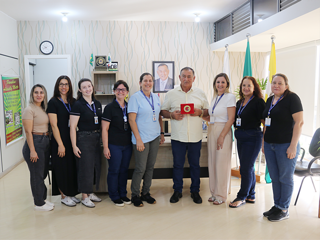 Educação de São Miguel do Iguaçu recebe Selo Ouro do CNCA e apresenta reconhecimento ao Executivo